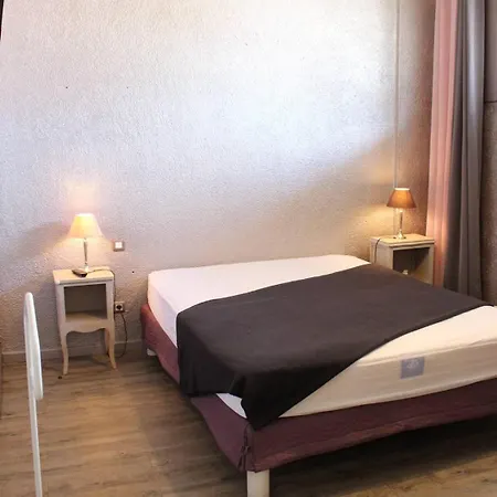 Agreable T2 Avec Loggia Proche Commerces Et - 4alb24 Apartment