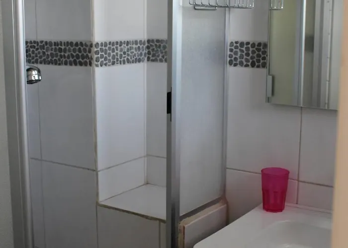 Agreable T2 Avec Loggia Proche Commerces Et - 4alb24 * Saint-Cyprien (Pyrenees-Orientales)